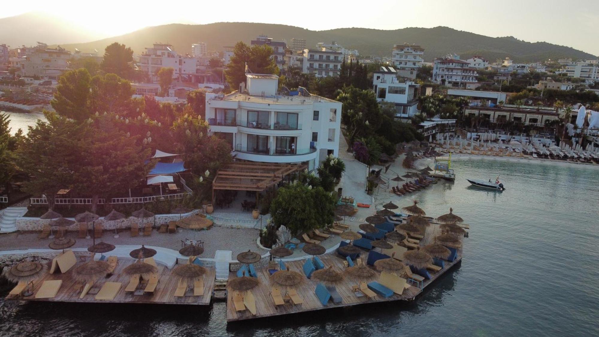 Manta Hotel Ksamil Exterior photo