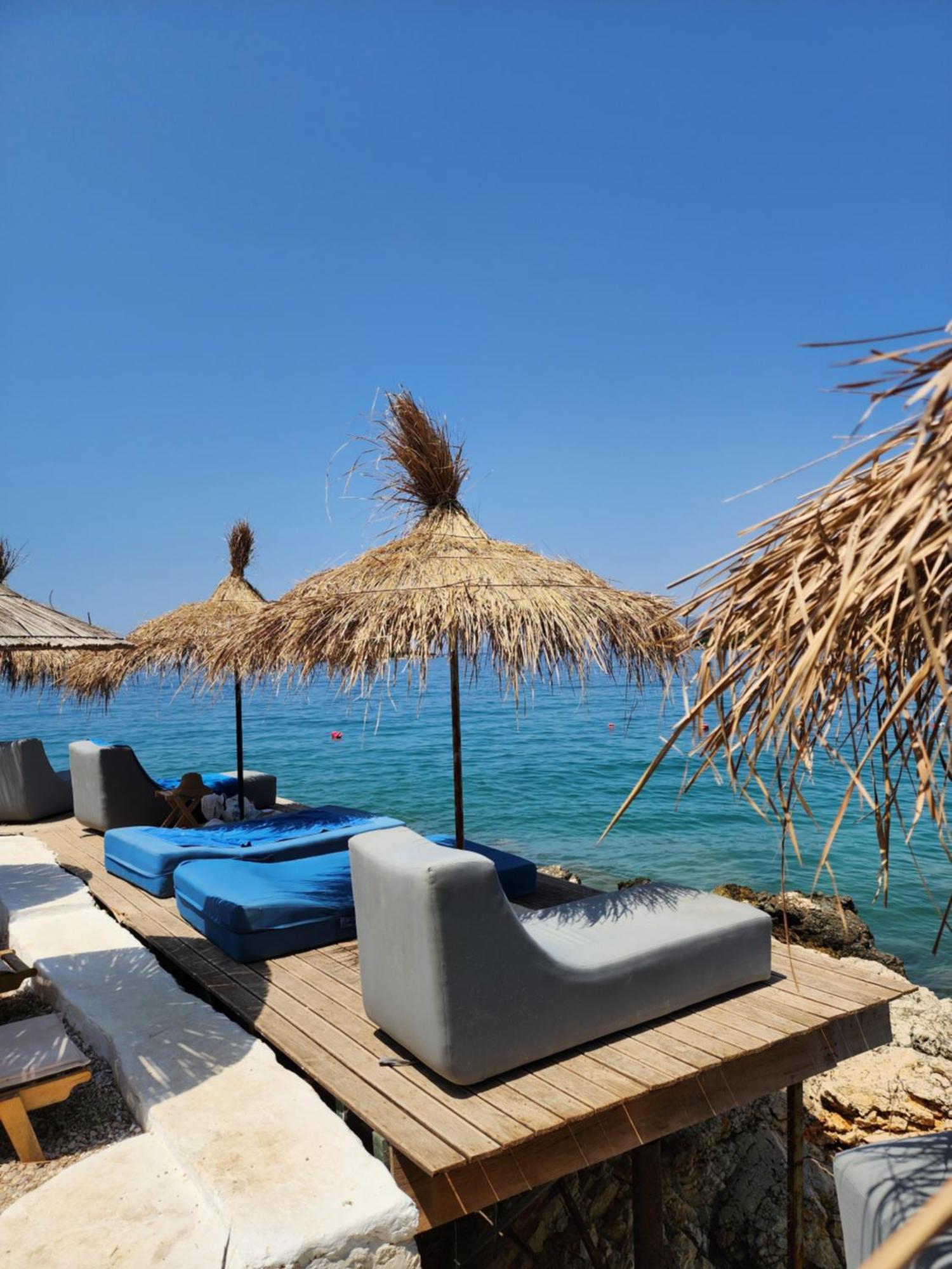 Manta Hotel Ksamil Exterior photo
