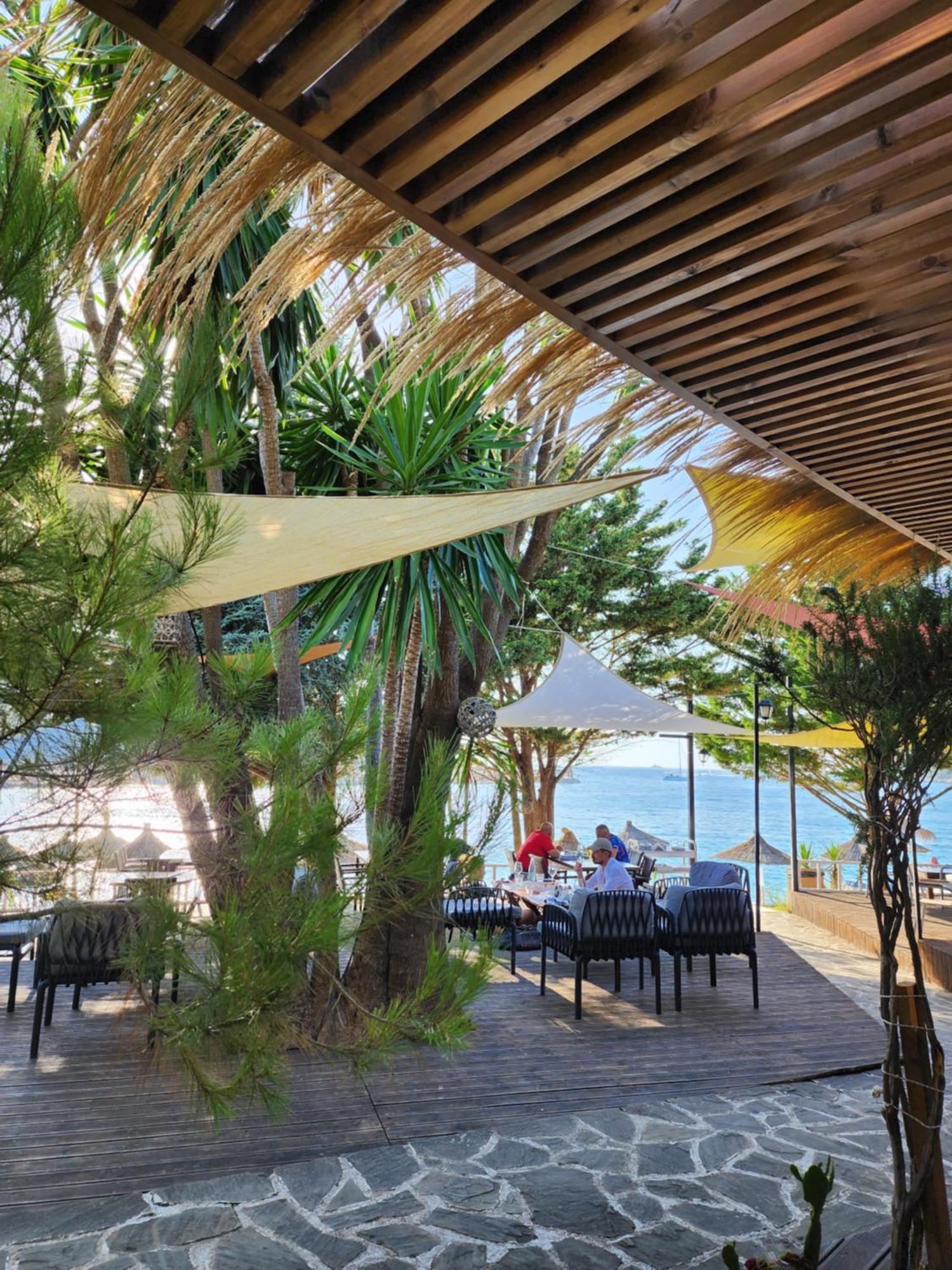 Manta Hotel Ksamil Exterior photo
