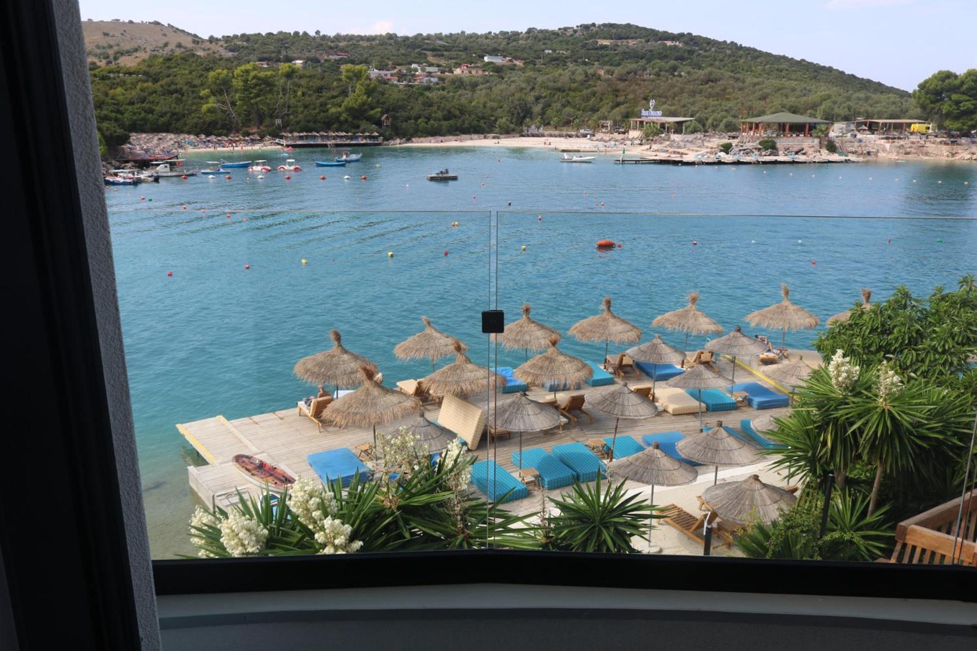 Manta Hotel Ksamil Exterior photo